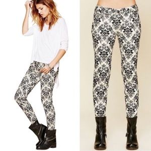 Free People Embellished Ankle Jeans Size 25